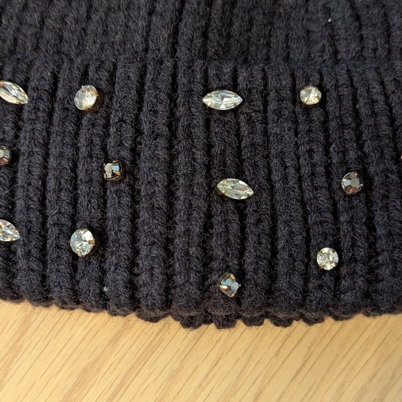 BNWT Badgley Mischka Women's Black Wool Blend Beanie/Chook/Tuque/Hat w/Crystals - Picture 11 of 14